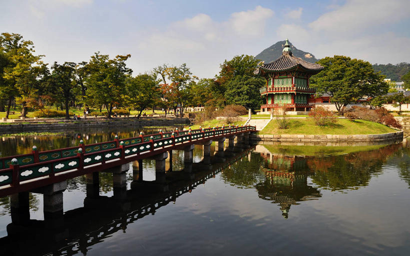 无人,横图,室外,白天,建筑,景福宫,首尔,韩国,反射,云,桥,首都,联系,宝塔,树,自然,摄影,宗教,佛教,宗教建筑,彩图