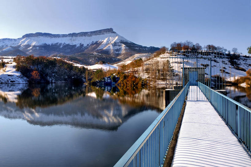 无人,横图,室外,白天,山,水,建筑,西班牙,反射,大门,桥,联系,水坝,天空,摄影,能源,替代能源,环境保护,布尔戈斯,水力发电,彩图