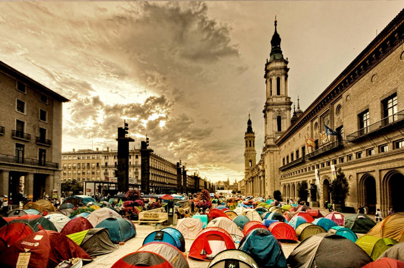 横图,室外,白天,城市,建筑,街道,西班牙,欧洲,一排,许多,丰富,整齐,帐篷,云,很多,排列,天空,摄影,多样,队列,南欧,西班牙王国,阿拉贡,阿拉贡自治区,萨拉戈萨,萨拉戈萨省,彩图