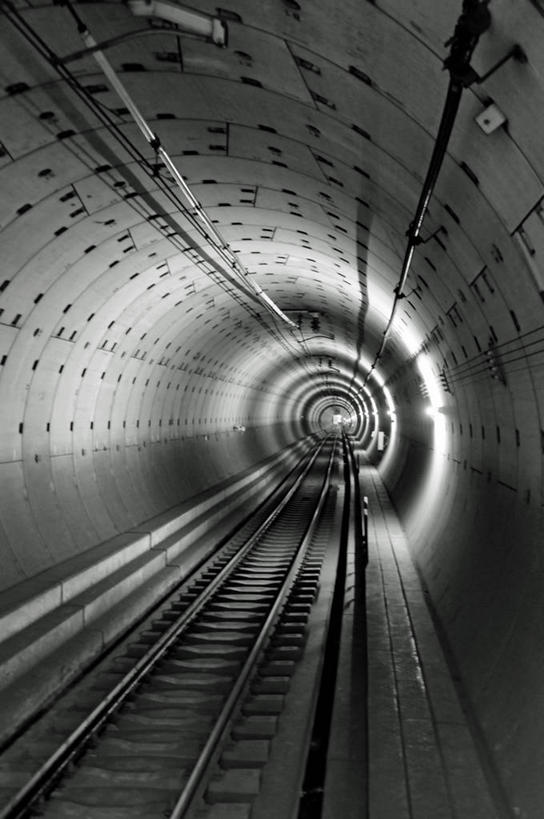 无人,竖图,黑白,室内,天花板,路,铁路,日本,隧道,圆形,轨道,交通,铁轨,联系,运输,摄影,宁静,地下通道