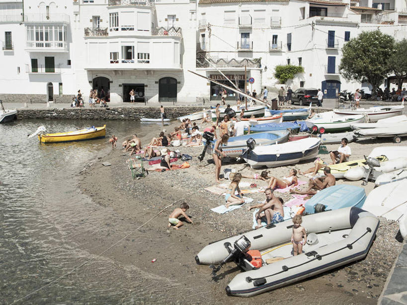 横图,俯视,室外,白天,度假,水,建筑,西班牙,欧洲,沙子,许多人,树,一群人,休息,放松,运输,摄影,享乐,南欧,加泰罗尼亚,西班牙王国,赫罗纳,赫罗纳省,卡达凯斯,海滩,彩图,高角度拍摄,充气艇