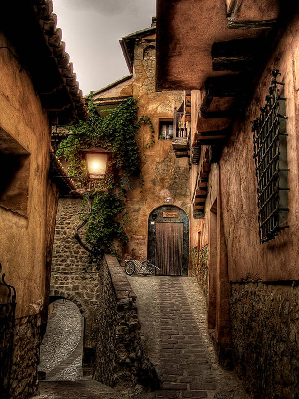 无人,竖图,室外,白天,建筑,路灯,西班牙,城堡,古典,历史,摄影,照亮,阿拉贡,特鲁埃尔省,彩图