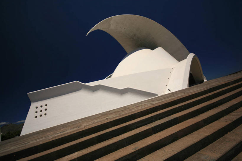 无人,横图,室外,白天,仰视,楼梯,建筑,西班牙,非洲,摄影,加纳利群岛,加那利群岛,万里无云,首府,西班牙王国,阿非利加洲,海外领地,会堂,特内里费岛,大西洋群岛,彩图,低角度拍摄,圣克鲁斯.德特内里费省,圣克鲁斯.德特内里费