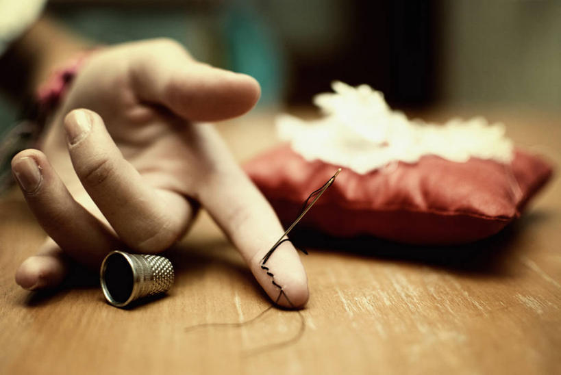 成年人,手,一个人,横图,室内,西班牙,仅一个女性,线,首都,手指,马德里,人体,摄影,部分,顶针,想法,危险,彩图