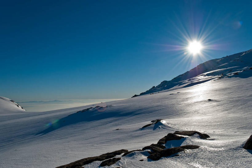 无人,横图,室外,白天,镜头眩光,太阳,雪,日光,西班牙,冰,地形,冬天,蓝色,风景,自然,寒冷,摄影,宁静,万里无云,阿维拉,岩石,彩图