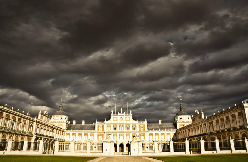 无人,宫殿,横图,室外,白天,建筑,西班牙,欧洲,乌云,首都,历史,地标建筑,马德里,摄影,南欧,西班牙王国,马德里自治区,马德里皇宫,彩图,传统文化,阿兰胡埃斯