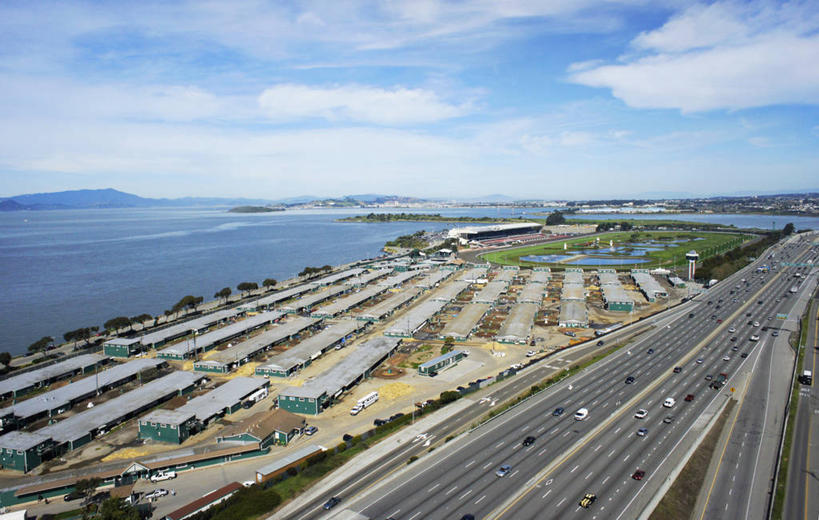 无人,横图,俯视,航拍,室外,白天,海洋,城市,公路,汽车,美国,云,车,天空,交通工具,运输,摄影,宁静,鸟瞰,加利福尼亚,载具,金门大桥,跑马场,伯克利,彩图,高角度拍摄,径赛