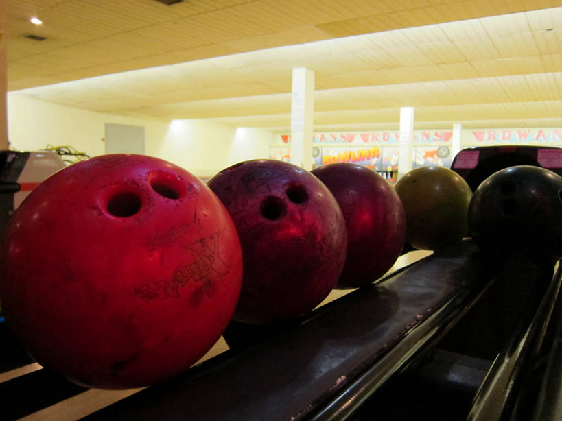 无人,横图,室内,白天,运动,保龄球,英国,一排,整齐,排列,摄影,队列,彩图