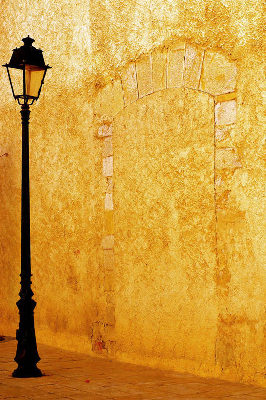 无人,竖图,室外,白天,路灯,法国,墙,黄色,摄影,宁静,普罗旺斯,彩图,布里尼奥勒