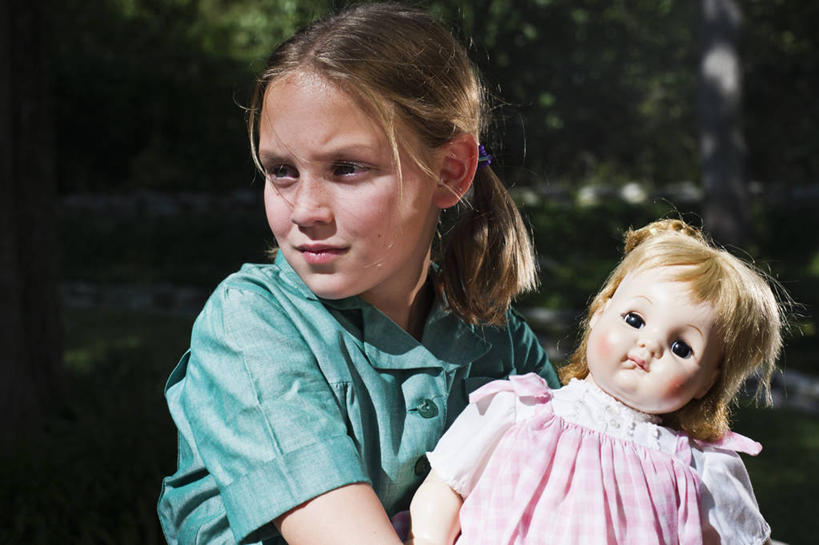 西方人,儿童,脸,头,脸颊,头发,一个人,横图,室外,特写,白天,纯洁,玩具,欧洲,美国,欧洲人,仅一个女性,仅一个人,娃娃,拿着,休闲装,肩膀,一个,小孩,绿色,仅一个小孩,金色,可爱,童年,童趣,摄影,单个,马尾辫,北美,北美洲,德克萨斯州,美洲,童真,烂漫,无邪,德克萨斯,得州,德州,得克萨斯州,孤星之州,首府,北亚美利加洲,亚美利加洲,悲哀,沃思堡,担心,天真,女孩,女人,女性,白种人,孩子,头部,脸部,脸蛋,面部,彩图,塔兰特县,美利坚合众国,女生