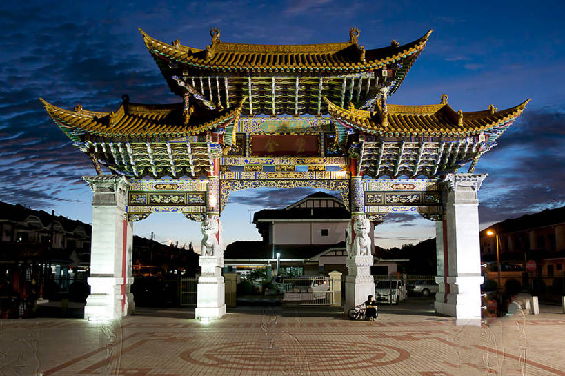 无人,公园,横图,室外,白天,建筑,马来西亚,亚洲,大门,云,宝塔,黄昏,摄影,东南亚,婆罗洲,加里曼丹岛,婆罗洲岛,马来西亚联邦,沙捞越,砂拉越州,犀鸟之乡,彩图,古晋,传统文化