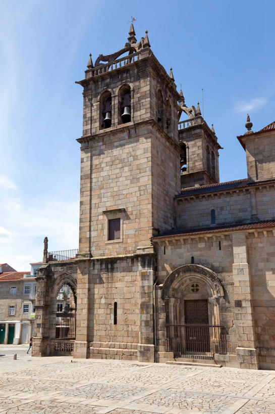 无人,竖图,室外,白天,建筑,葡萄牙,云,拱门,尖顶,天空,摄影,宗教,基督教,米尼奥,布拉加,彩图,大教堂