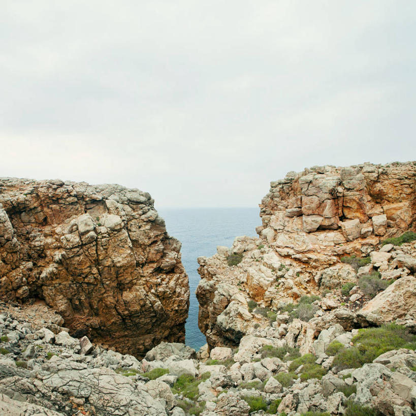 无人,方图,室外,白天,海洋,西班牙,欧洲,水平线,悬崖,天空,自然,摄影,宁静,南欧,西班牙王国,巴利阿里群岛,巴利阿里,梅诺卡岛,彩图,山崩