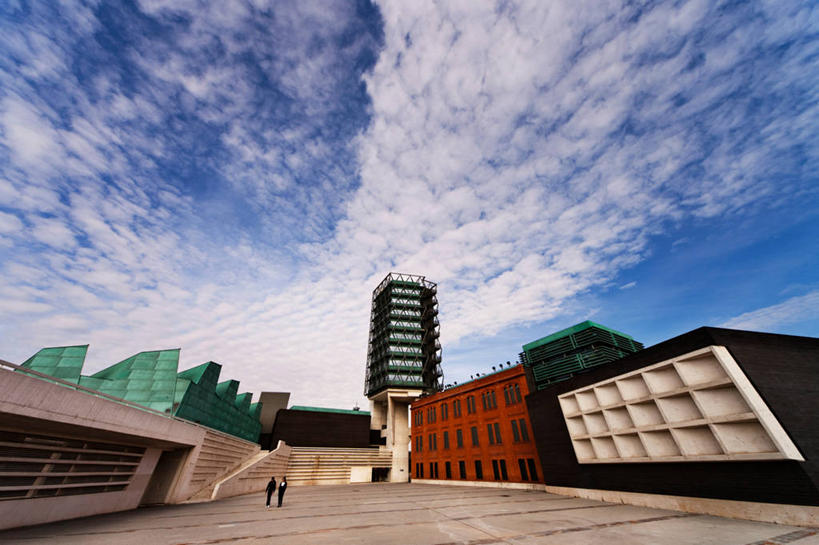 两个人,博物馆,天文台,横图,室外,白天,实验,建筑,英国,西班牙,欧洲,伦敦,研究,科学,云,首都,休闲装,现代,天空,地标建筑,摄影,科研,西欧,天文,检验,大不列颠,大不列颠及北爱尔兰联合王国,大不列颠及爱尔兰联合王国,雾都,观测,观象台,山岳台,彩图,大不列颠王国,大英帝国,联合王国,日不落帝国