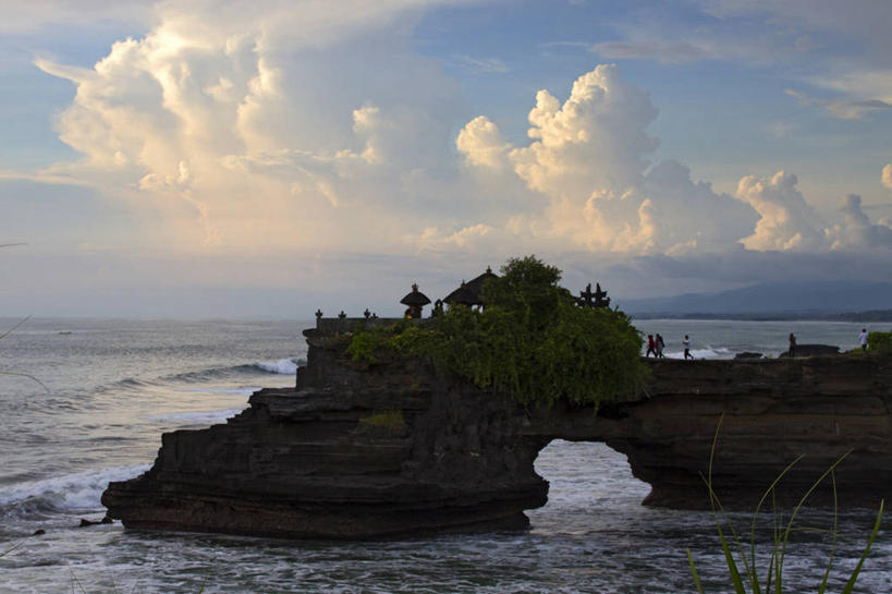 横图,室外,海洋,美景,印度尼西亚,景观,云,树,天空,自然,黄昏,景色,摄影,宗教,宁静,岩层,自然风光,剪影,海神庙,岩石,彩图,传统文化,巴厘