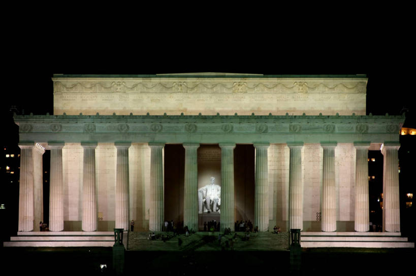 无人,横图,室外,夜晚,仰视,建筑,雕塑,美国,雕像,柱子,首都,历史,摄影,纪念,留念,照亮,亚伯拉罕.林肯,总统,记忆,政府,怀念,华盛顿特区,林肯纪念碑,思想家,政治家,美国总统,历史人物,彩图,低角度拍摄