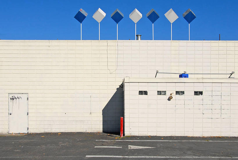 无人,横图,室外,白天,门,建筑,路,美国,阴影,围墙,立方体,白色,摄影,保护,宁静,加利福尼亚,万里无云,奥克兰,彩图