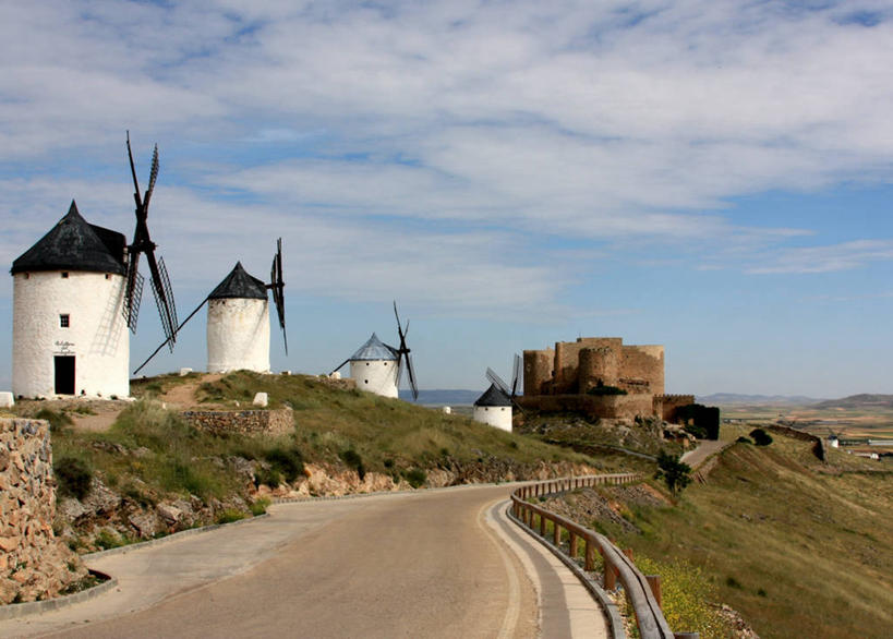 无人,横图,室外,白天,路,西班牙,环保,风力,悬崖,云,草,天空,摄影,能源,宁静,回收,资源,利用,低碳,循环,替代能源,环境保护,持续,彩图,防撞护栏