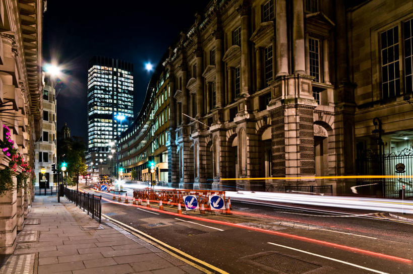 无人,横图,室外,夜晚,建筑,街道,英国,小路,首都,天空,运输,摄影,照亮,路锥,彩图,道路工程