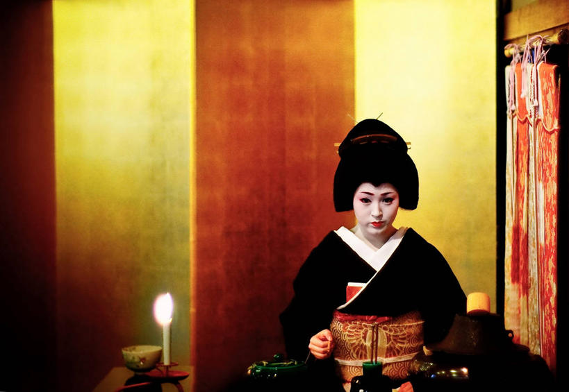 东方人,成年人,一个人,站,横图,室内,白天,正面,蜡烛,日本,亚洲,仅一个男性,仅一个人,和服,庆祝,日本文化,茶道,燃烧,拿着,黄种人,仅一个年轻男性,彩妆,日本人,摄影,肖像,艺妓,京都市,男人,男性,年轻男性,亚洲人,年轻人,半身,彩图,传统服装,传统文化,美人