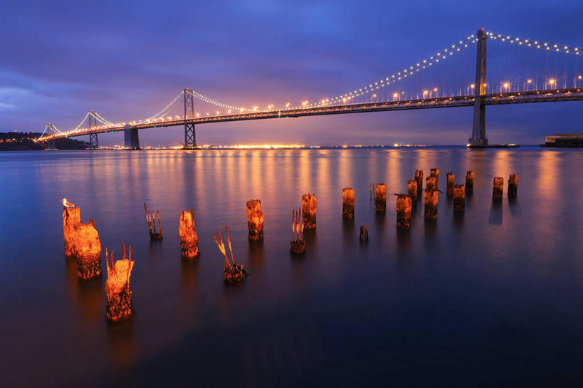 无人,横图,室外,夜晚,海洋,城市,建筑,美国,反射,桥,联系,风景,天空,木桩,摄影,吊桥,照亮,加利福尼亚,旧金山,海湾大桥,彩图
