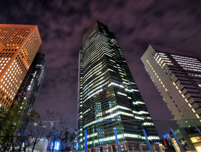 无人,横图,室外,夜晚,仰视,城市,道路,建筑,路,摩天大楼,公路,东京,日本,日本文化,云,交通,首都,现代,树,天空,地标建筑,摄影,照亮,发展,港区,汐留,马路,彩图,低角度拍摄