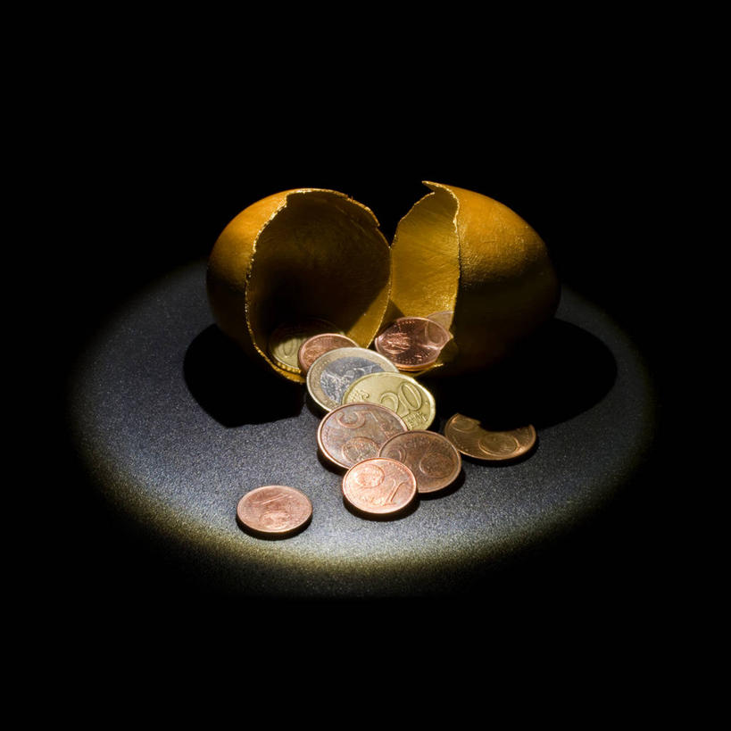 无人,方图,西班牙,黑色背景,蛋,黄金,储蓄,财富,金融,摄影,多样,聚光,卵,想法,货币,美元符号,硬币,彩图,影棚拍摄