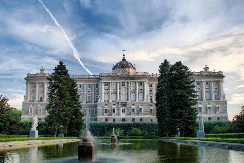 无人,宫殿,横图,室外,白天,水,建筑,西班牙,反射,云,首都,历史,树,天空,马德里,摄影,马德里皇宫,彩图