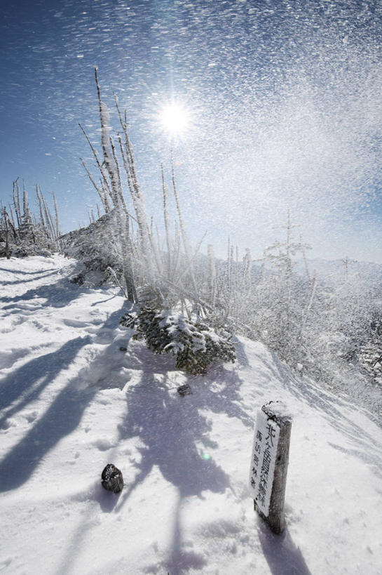 无人,竖图,室外,白天,镜头眩光,旅游,度假,美景,雪,风,长野县,日光,日本,阴影,日本文化,文字,景观,冬天,娱乐,天空,自然,享受,休闲,景色,放松,寒冷,摄影,宁静,自然风光,八岳山,千野,岩石,彩图,北岳山