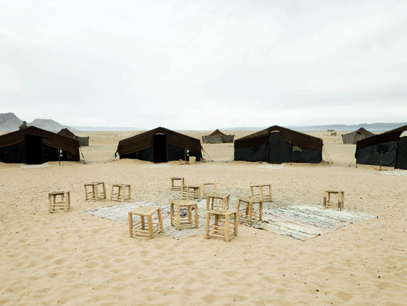 无人,横图,室外,白天,度假,沙漠,桌子,摩洛哥,沙子,帐篷,天空,自然,摄影,宁静,彩图