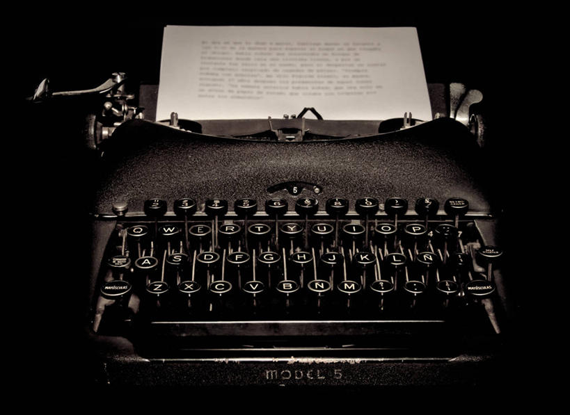 无人,横图,通讯,复古,西班牙,黑色背景,文字,纸,古典,通信,摄影,古董,打字机,彩图,影棚拍摄