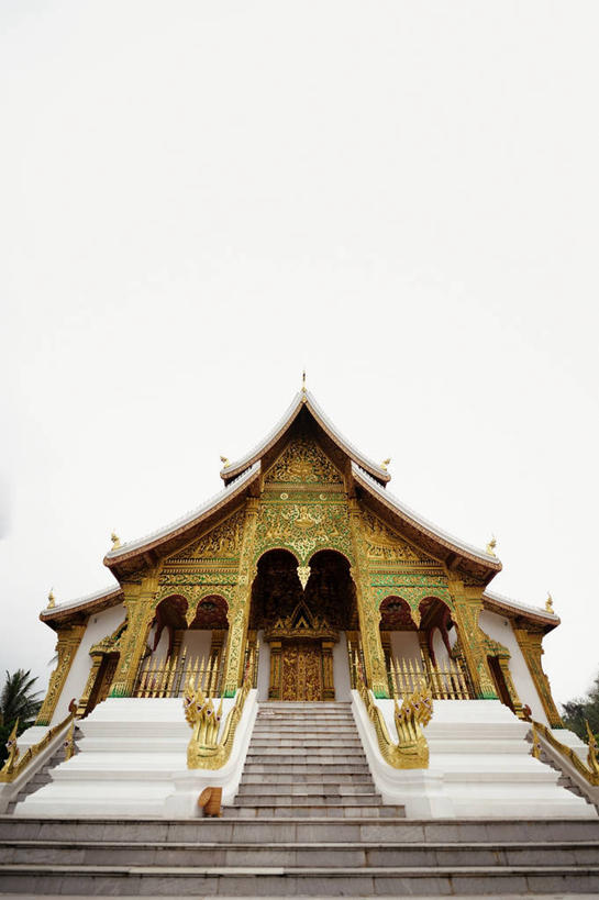 无人,寺庙,竖图,室外,白天,楼梯,建筑,老挝,历史,摄影,佛教,万里无云,琅勃拉邦,香通寺,彩图,传统文化