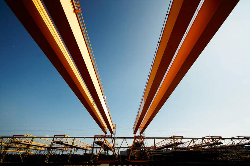 无人,横图,室外,白天,仰视,瑞士,黄色,工业,摄影,支撑,万里无云,彩图,低角度拍摄,液压升降平台