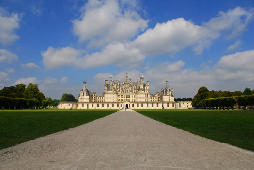 横图,室外,白天,建筑,法国,城堡,云,历史,树,天空,地标建筑,摄影,法国文化,卢瓦尔河谷,香博堡,香波城堡,彩图,单行道