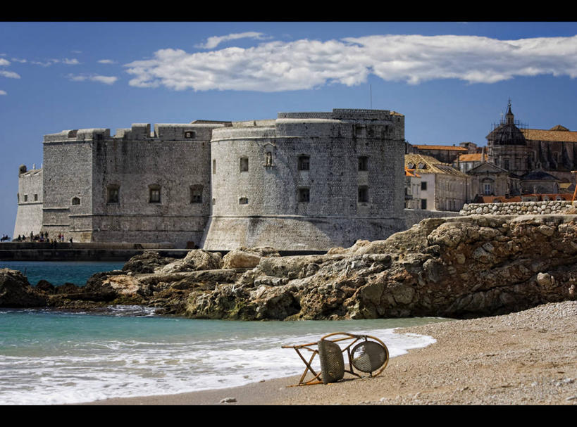 无人,横图,室外,白天,海浪,建筑,椅子,克罗地亚,沙子,河岸,云,历史,摄影,落下,宁静,要塞,杜布罗夫尼克,海滩,岩石,彩图