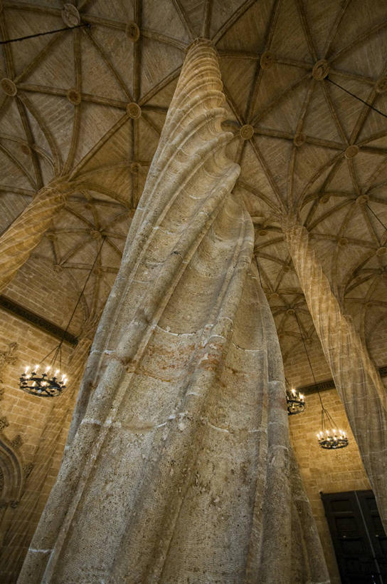 无人,音乐厅,竖图,室内,白天,仰视,天花板,建筑,西班牙,装饰,柱子,摄影,地中海文化,水晶吊灯,巴伦西亚省,彩图,低角度拍摄,旅行