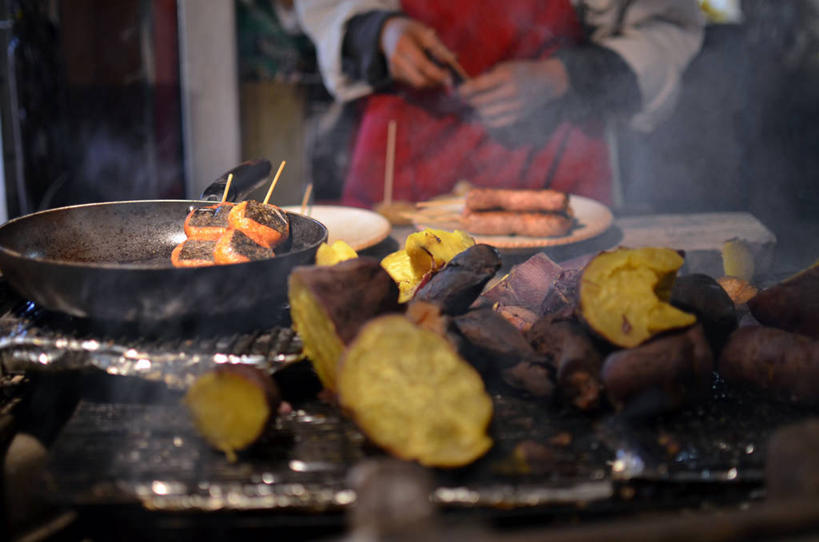 一个人,横图,日本,准备,庆祝,日本文化,围裙,食品,货摊,锅,饮食,摄影,清新,糯米团,快餐车,甘薯,彩图,传统节日