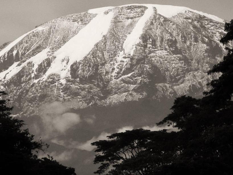 无人,横图,室外,白天,山,雪,坦桑尼亚,地平线,云,冬天,辽阔,地面,树,自然,广阔,寒冷,摄影,宁静,一望无际,延伸,天地相交,乞力马扎罗山,无边无际,一马平川,彩图