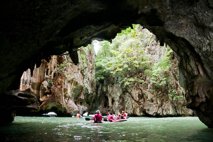 皮划艇,横图,室外,白天,运动服,探险,植物,泰国,普吉岛,树,风景,摄影,洞穴,岩层,石灰石,攀牙府,攀牙湾,冒险,岩石,彩图,皮船