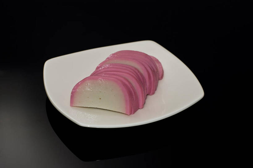 点心,面包,无人,横图,特写,日本,一排,切开,黑色背景,日本文化,整齐,日本料理,食品,面点,吐司,饮食,食物,糕点,排列,粉色,白色,盘子,切,摄影,法式面包,膳食,队列,清新,剖面,吐司面包,切面,健康食物,鱼糕,海产,彩图,影棚拍摄,多士,听型面包