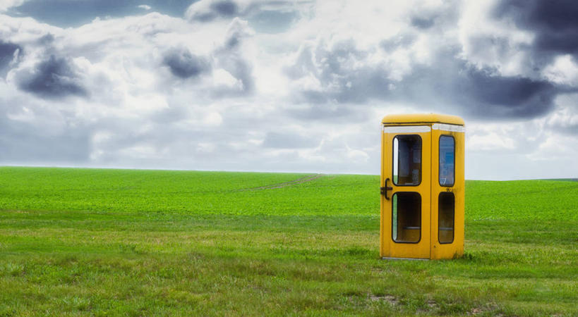 无人,横图,室外,白天,通讯,神秘,异乎寻常,德国,地平线,田地,云,辽阔,地面,电话亭,草,黄色,天空,广阔,摄影,宁静,一望无际,延伸,天地相交,无边无际,一马平川,彩图