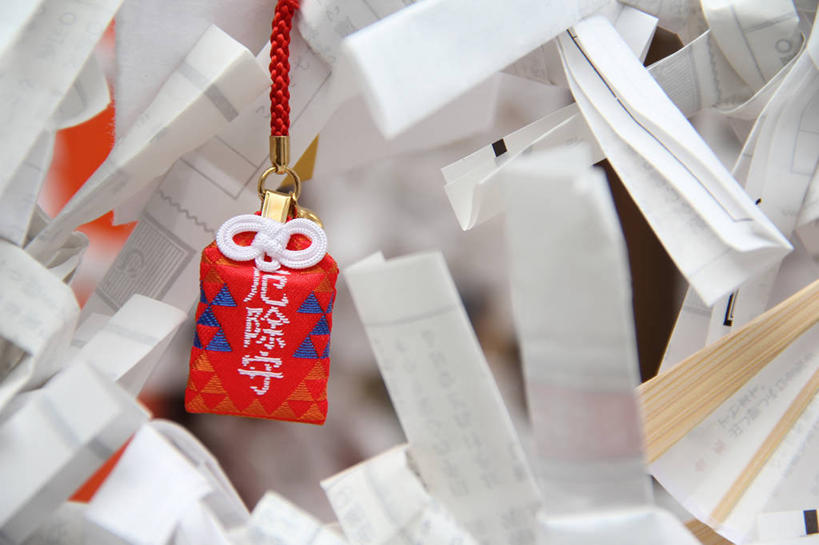 无人,横图,室内,特写,东京,日本,许多,吊挂,悬挂,日本文化,首都,很多,挂,打结,摄影,佛教,护身符,算命,收集,灵性,幸运符,彩图
