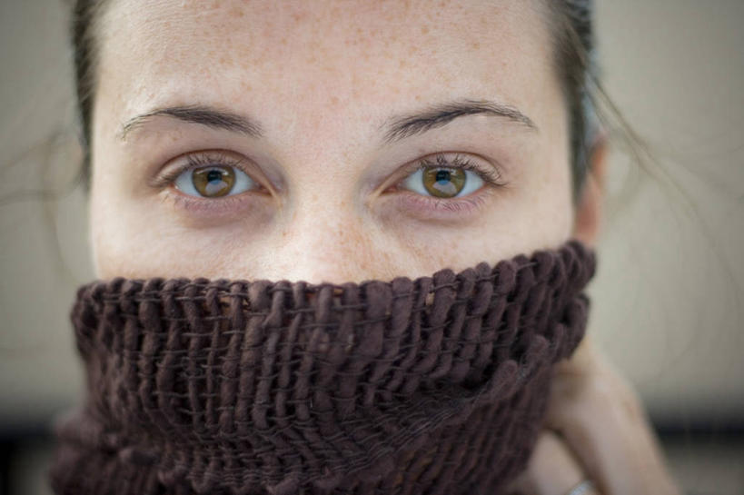 西方人,成年人,一个人,横图,室外,特写,白天,信心,风,欧洲,澳大利亚,欧洲人,仅一个年轻女性,仅一个女性,仅一个人,覆盖,冬天,围巾,寒冷,人体,摄影,保护,部分,雀斑,肖像,新南威尔士,年轻女性,女人,女性,白种人,年轻人,彩图,窥视