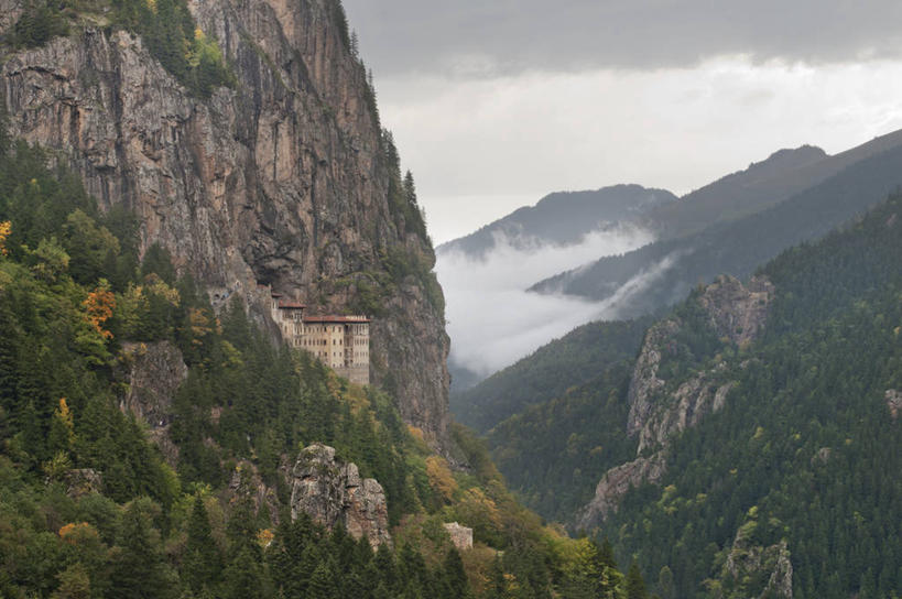 无人,横图,室外,白天,旅游,度假,美景,雾,建筑,景观,悬崖,云,冬天,天气,历史,娱乐,树,风景,天空,自然,享受,休闲,景色,放松,摄影,宗教,自然风光,修道院,希腊正教,岩石,彩图