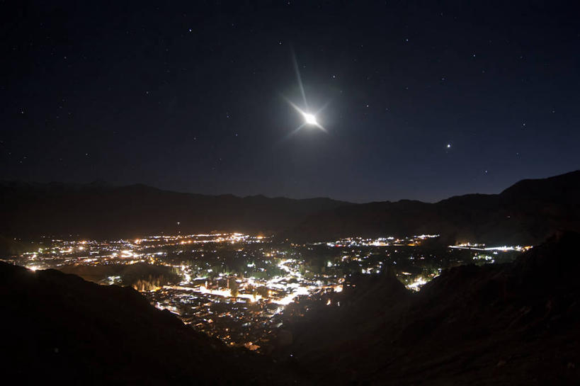 无人,横图,室外,夜晚,镜头眩光,度假,美景,城市风光,城市,印度,亚洲,景观,星星,满月,娱乐,风景,天空,享受,休闲,景色,放松,摄影,照亮,南亚,印度共和国,克什米尔,查谟.克什米尔,查谟.克什米尔邦,列城,彩图,喀什米尔,克什米尔地区