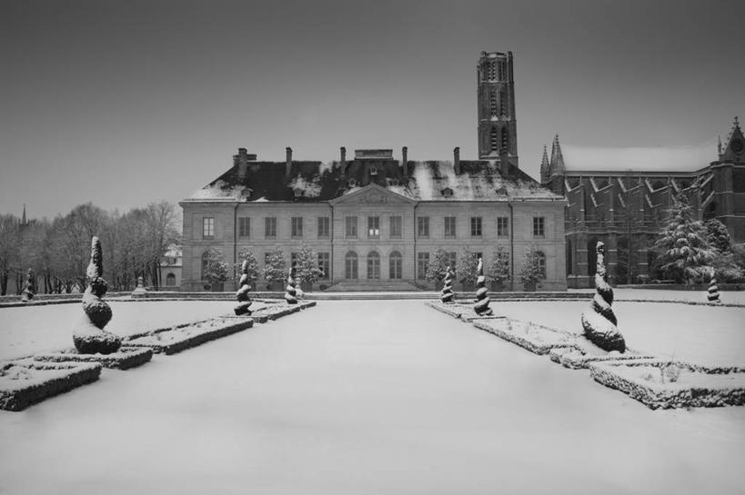 无人,博物馆,横图,黑白,室外,白天,雪,建筑,法国,冬天,天空,地标建筑,寒冷,摄影,园林,法国文化,利穆赞,利摩日