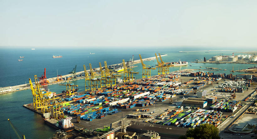 无人,横图,俯视,航拍,室外,白天,海洋,西班牙,巴塞罗那,水平线,集装箱,货柜,天空,容器,箱子,运输,摄影,鸟瞰,货运,物流,彩图,高角度拍摄,海港,巴塞罗那省,海上运输