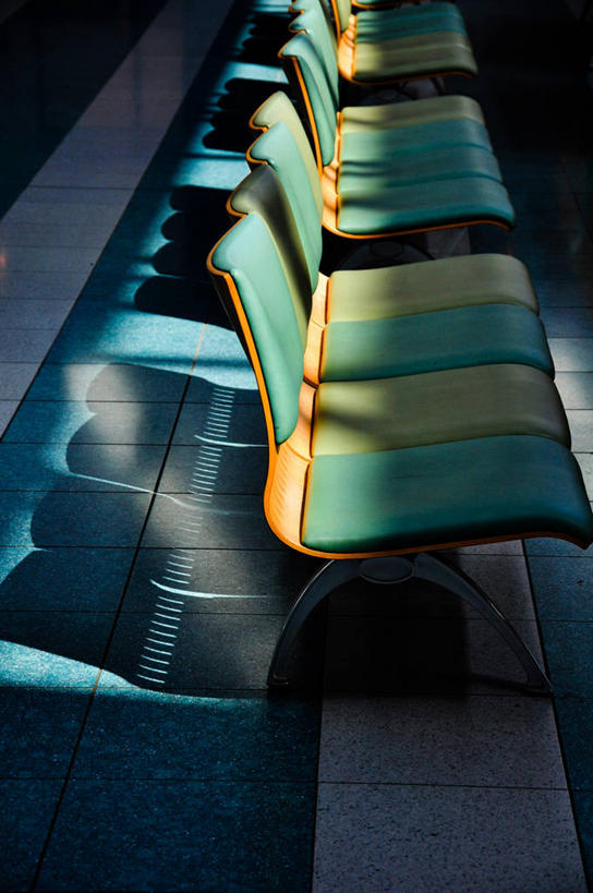 无人,机场,竖图,室内,椅子,日光,日本,一排,阴影,整齐,公共交通,排列,摄影,队列,福冈,彩图