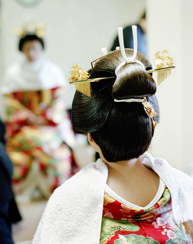 成年人,脸,头,脸颊,一个人,坐,竖图,室内,镜子,日本,仅一个女性,和服,日本文化,反射,肩膀,背面,摄影,福冈,九州,头部,发型,脸部,脸蛋,面部,休闲活动,彩图