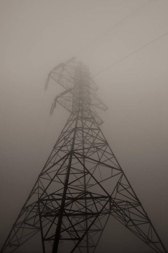 无人,竖图,黑白,室外,仰视,雾,美国,黎明,天气,联系,天空,摄影,能源,电,宾夕法尼亚,兰开斯特,低角度拍摄,输电塔,电力线
